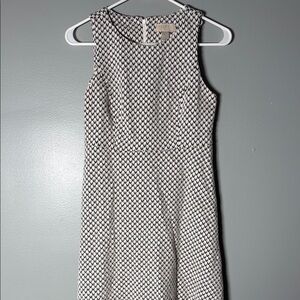 Elegant Black and White Sleeveless Dress